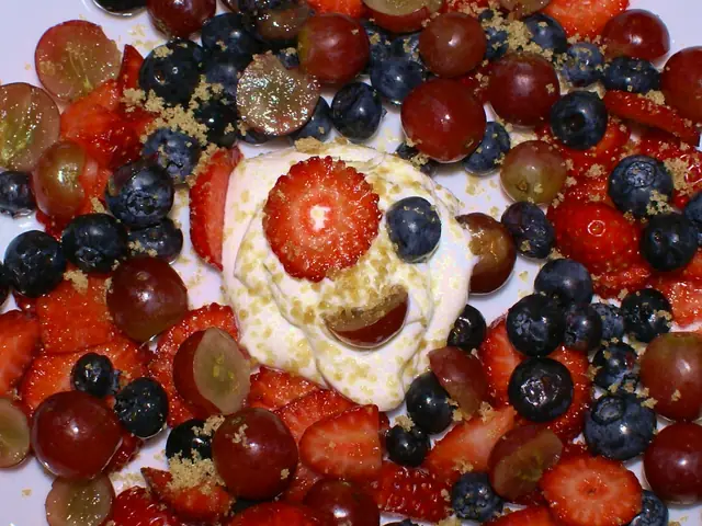 Mixed berries with cream